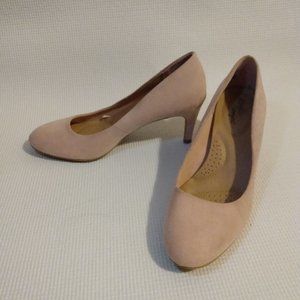 Pale Pink Pumps